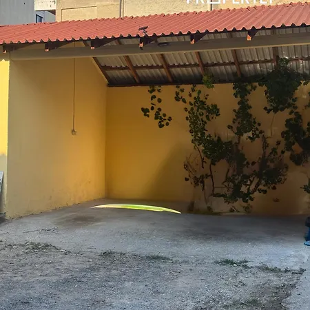 Seaside Family House - Private Parking #propertly 公寓