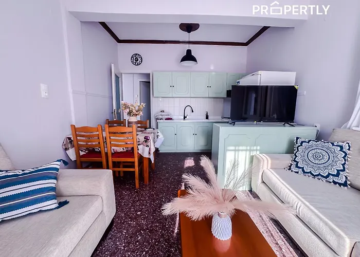 Апартаменты Seaside Family House - Private Parking #propertly Nea Kallikrateia